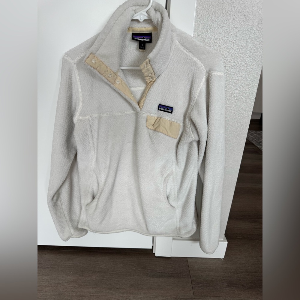 Patagonia plush pullover sweater w/ pockets